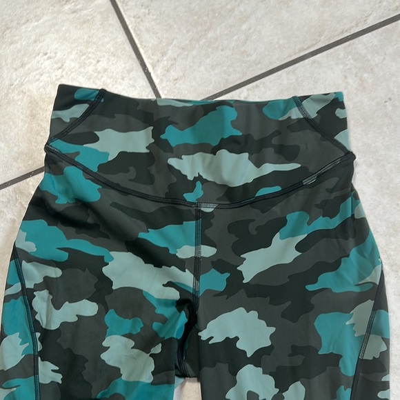 Lululemon Base Pace High-Rise Tight 25" Heritage 365‎ Camo Tidewater Teal Multi - Picture 6 of 15
